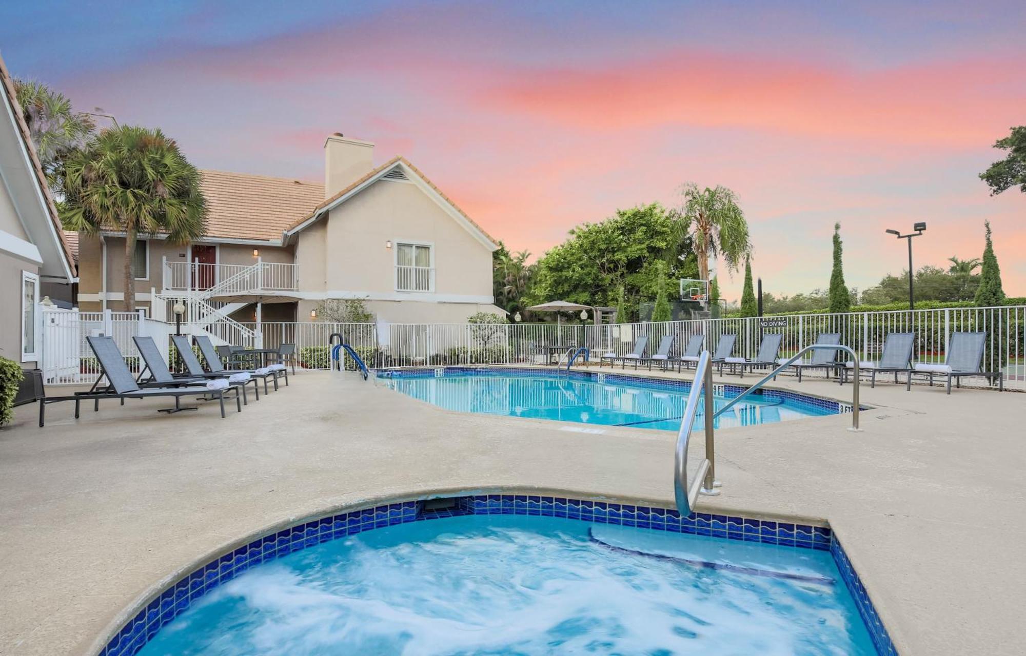 Residence Inn Boca Raton Exterior photo