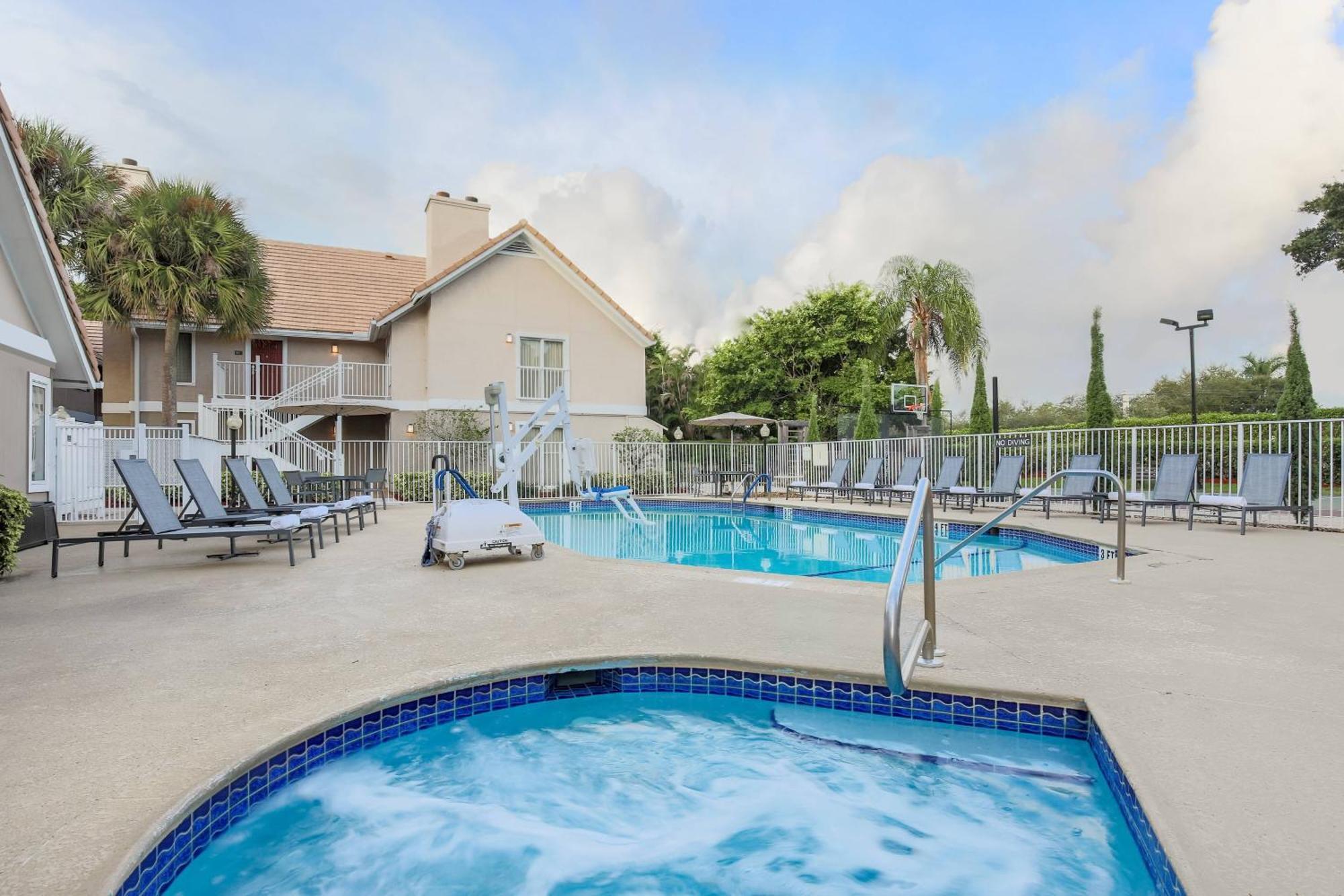 Residence Inn Boca Raton Exterior photo